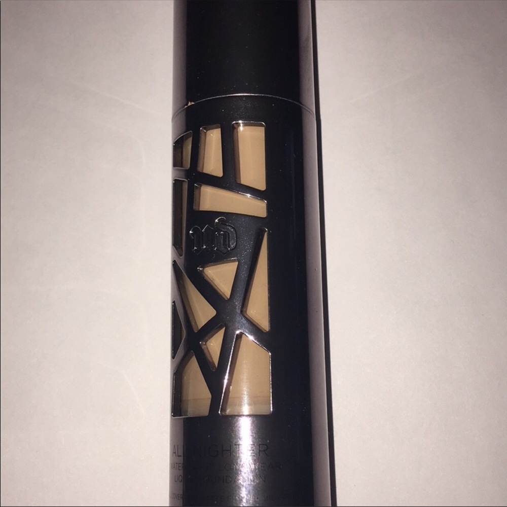 Decay foundation and 6 lippies TRADE FOR Mely M